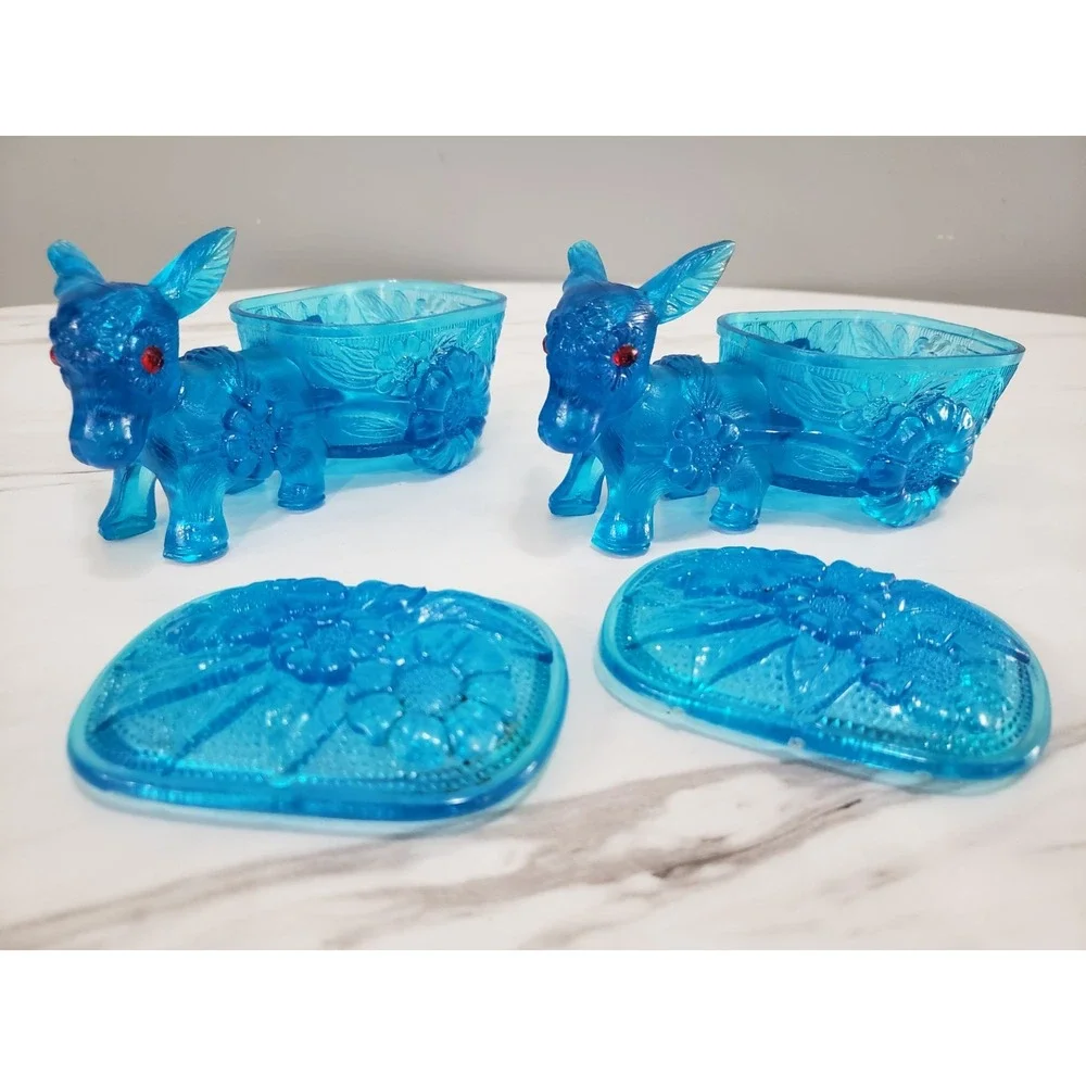 VINTAGE RETRO BLUE PLASTIC DONKEY CART TOOTHPICK HOLDER Kitschy Trinket‎ Jar